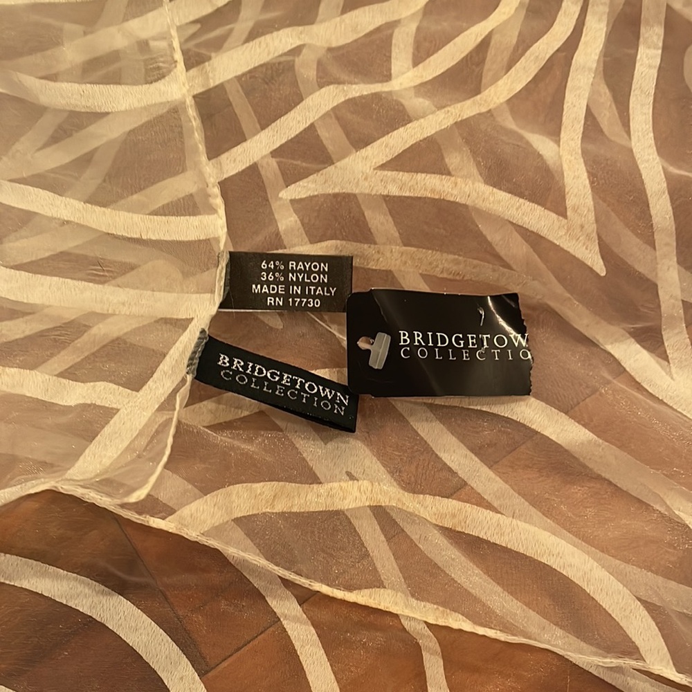 BRIDGETOWN COLLECTION SCARF NWT - Picture 3 of 6